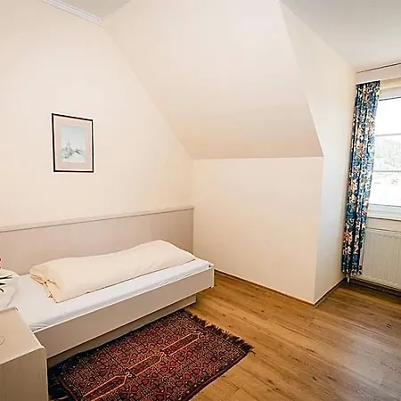 Landgasthof Gietl 호텔 3*
